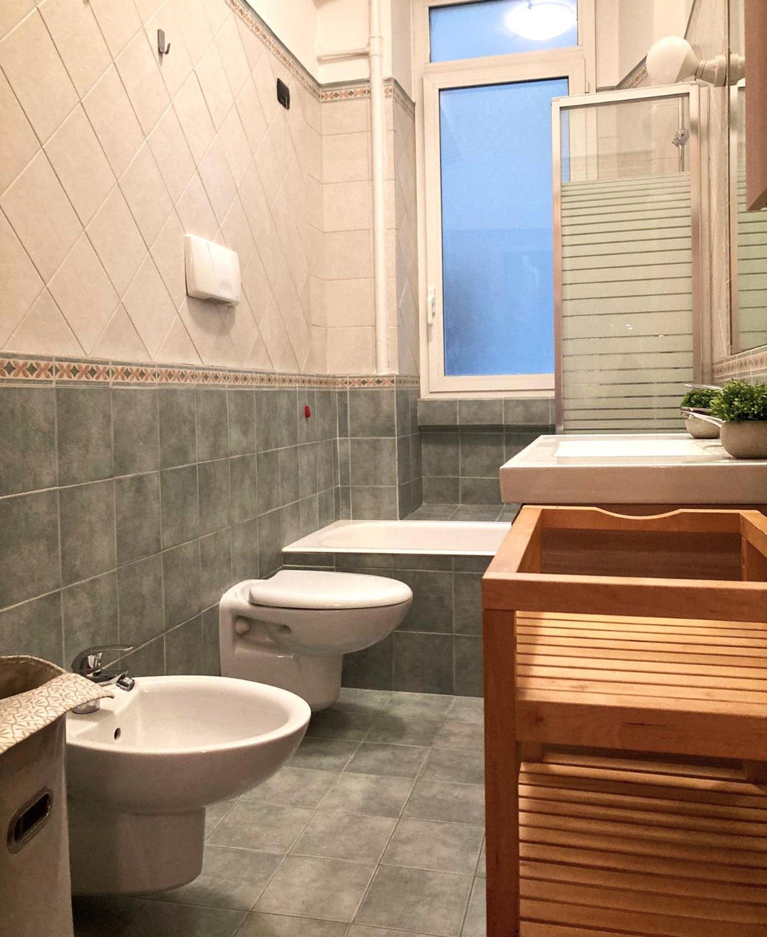 Monviso 35 , Cozy Apartment Милано Екстериор снимка